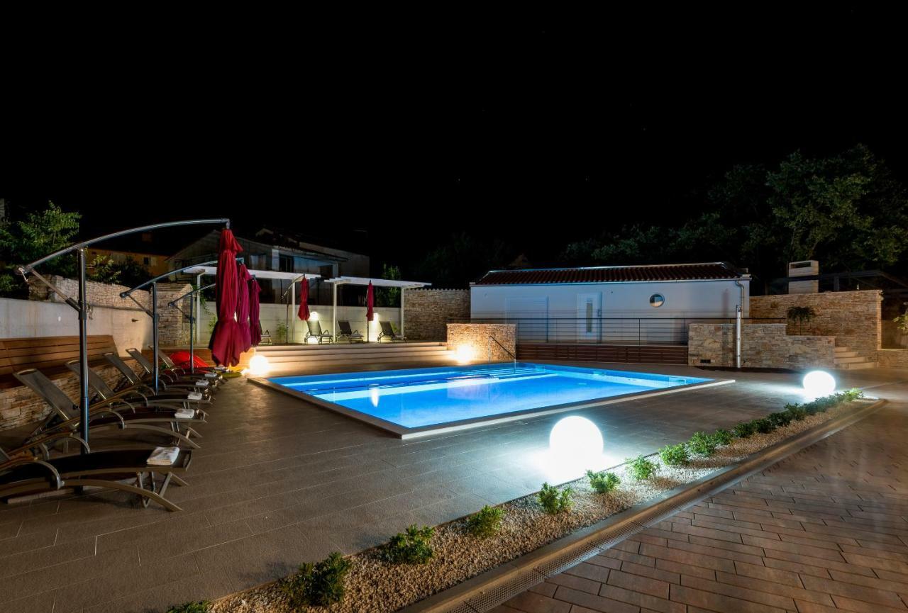 Villa Anja 1St Floor Peroj Ngoại thất bức ảnh